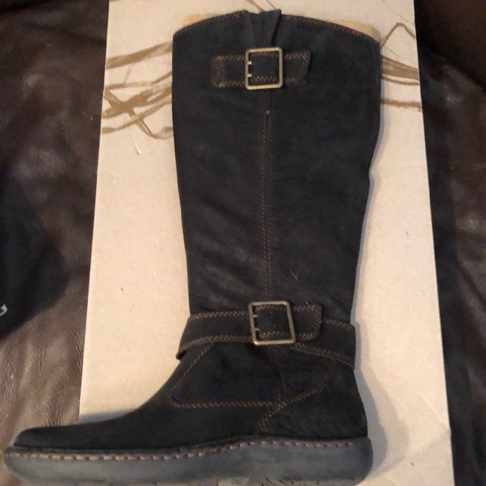 Last pair NWT Kaila born concepts flat high boots